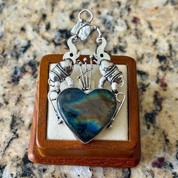 Labradorite Gemstone Artisan Heart Pendant Silver Necklace Bali Elephant Motif - Picture 1 of 8